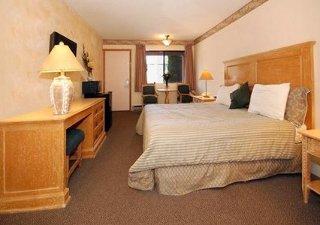 Econo Lodge Inn & Suites Kalispell - Glacier National Park Gateway Exterior photo