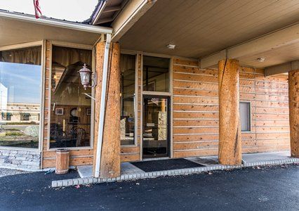 Econo Lodge Inn & Suites Kalispell - Glacier National Park Gateway Exterior photo